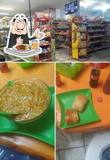 Comida em Mercadinho 13 de Maio