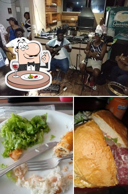 A imagem da comida e casamento no Gula Divina - Restaurante e Lanchonete