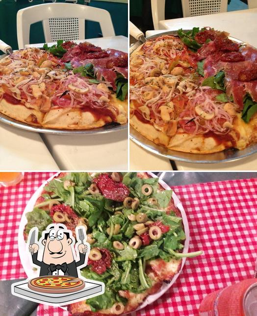 Order pizza at Mama Mia Pizzaria