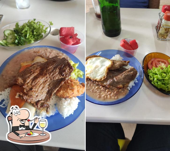 Comida em Restaurante e Sobaria Porteira