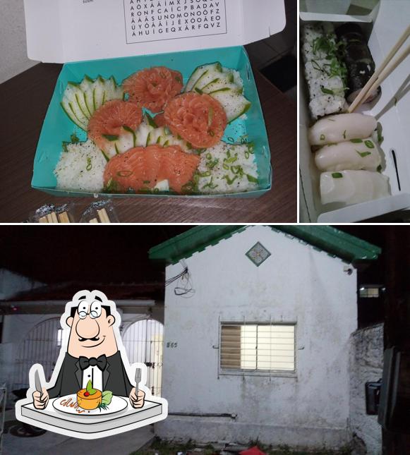 Entre diferentes coisas, comida e interior podem ser encontrados no Harô Sushi - Olinda/PE