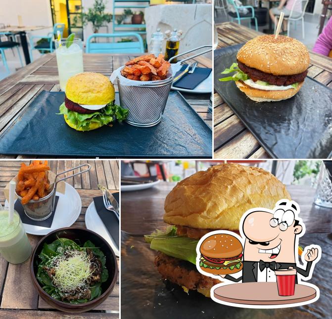 Ordina un hamburger a Urban & Veggie - Vegan Restaurant Dubrovnik