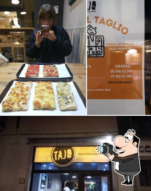 Regarder la photo de Tajo Pizza In Teglia