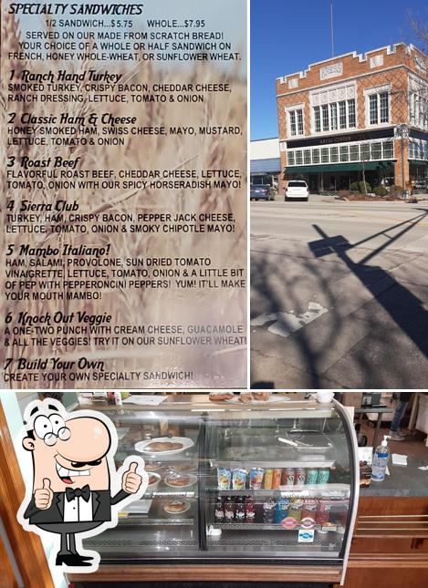 Mire esta imagen de Amanda's Bakery and Café