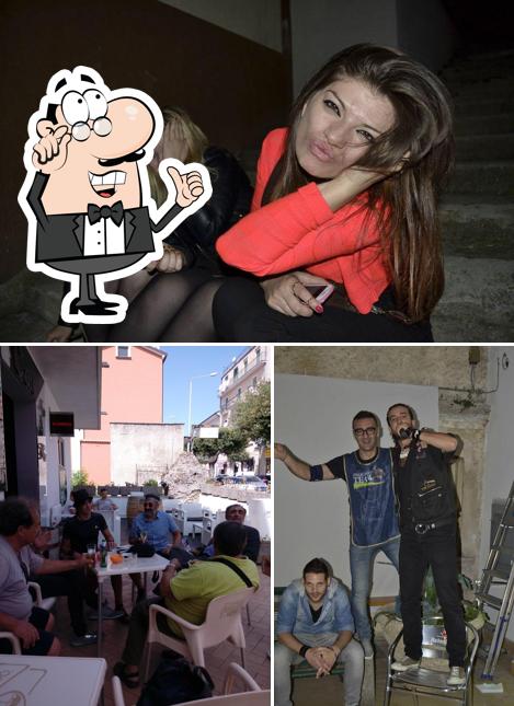 La foto della interni e tavolo da pranzo di Cafè Night & Day