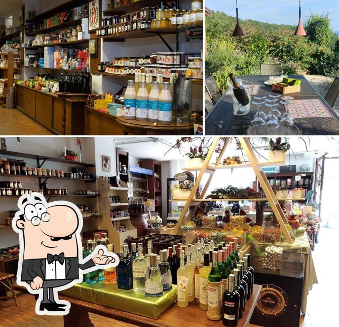 Siediti a un tavolo di Enoteca Lo Sfizio