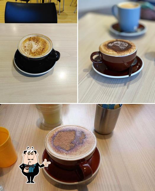 Hollywood Bakery & Espresso, 8C Link Dr in Auckland Restaurant menu