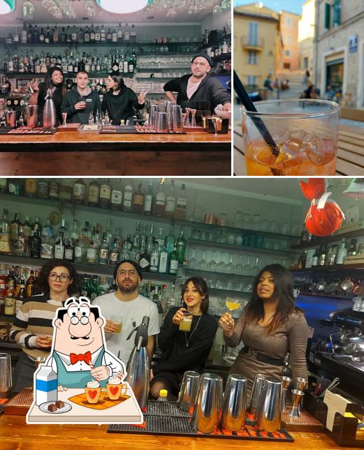Goditi qualcosa da bere a Bar Ginetta
