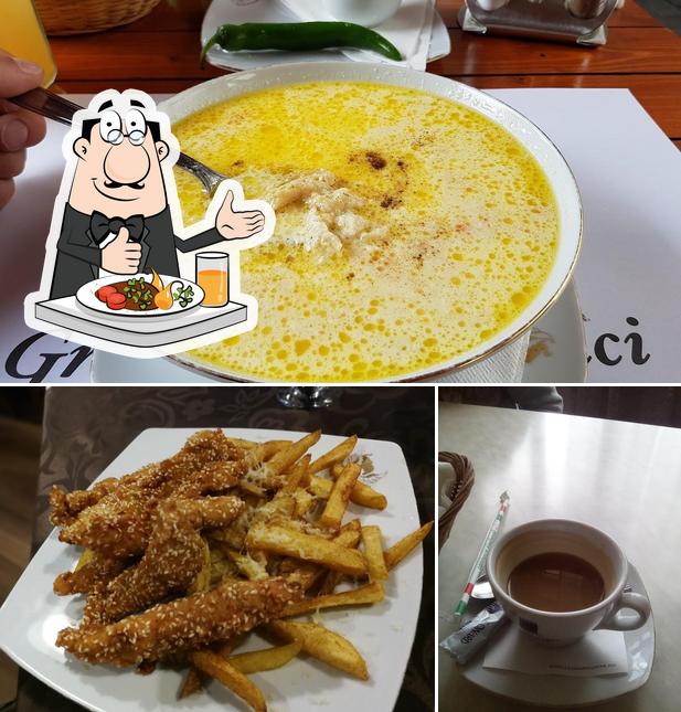 Это фото, где изображены еда и напитки в Grădina cu maci