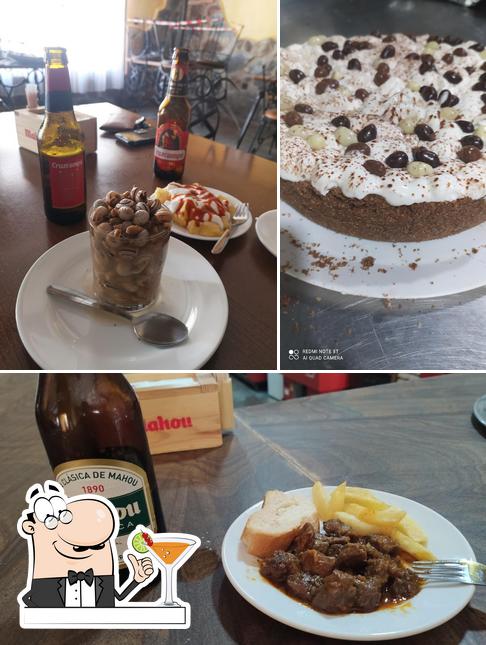 Это снимок, где изображены напитки и десерты в Restaurante "Juan Ignacio"