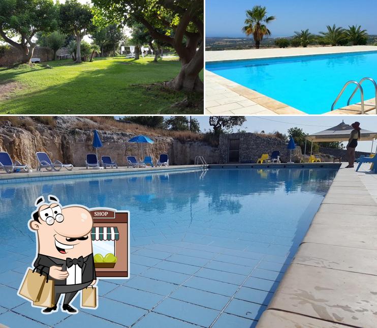 Puoi goderti l'aria fresca da seduto all'esterno di Principe di Belmonte - Hotel, Matrimoni ed Eventi