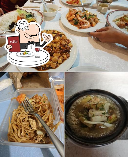 Еда в "Restaurante Chino Dynasty"