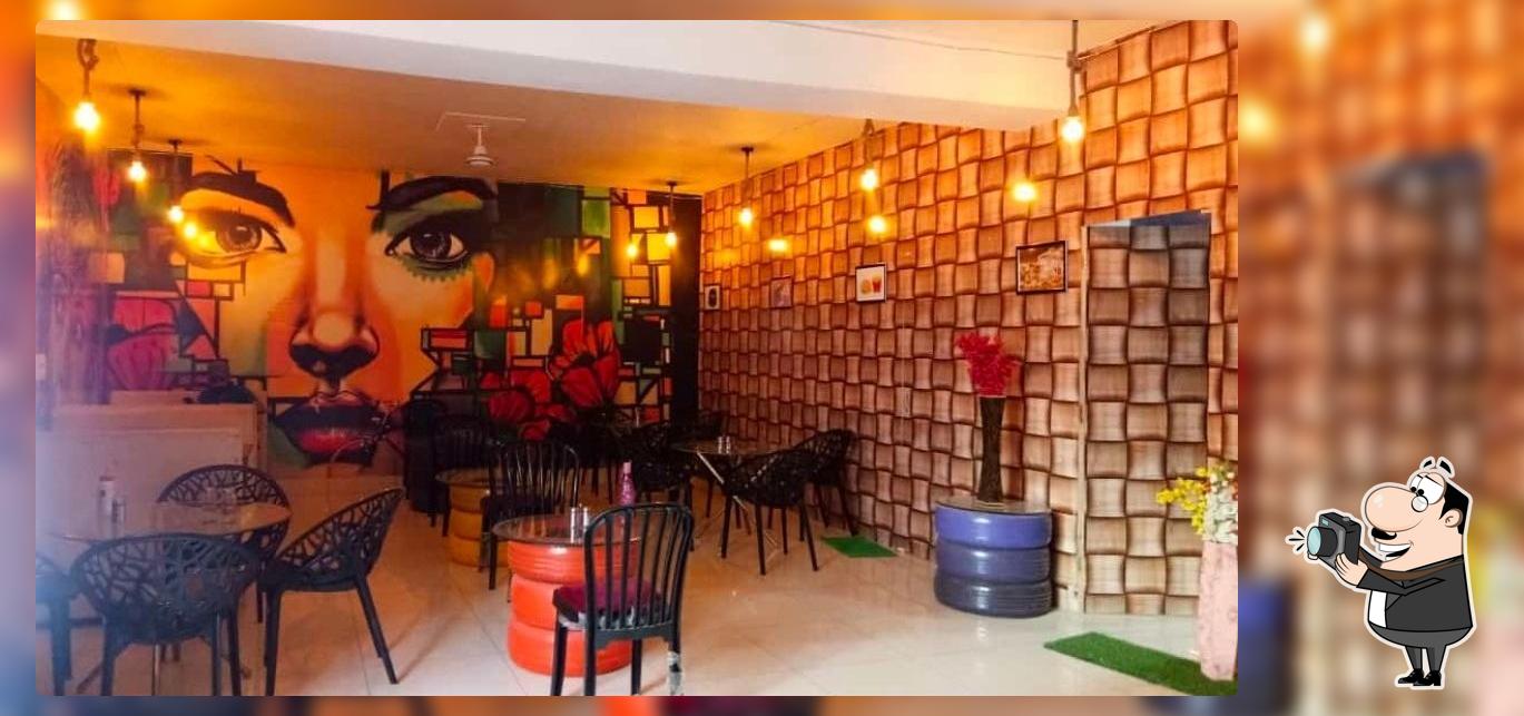 Food junction let's chill with pizza