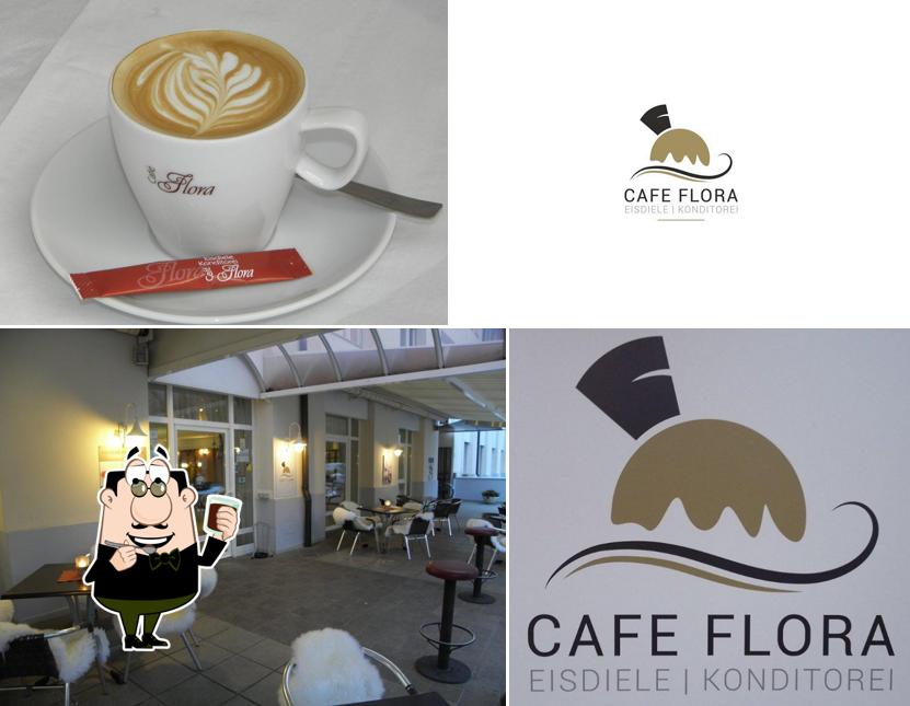 Goditi un drink a Cafe Flora