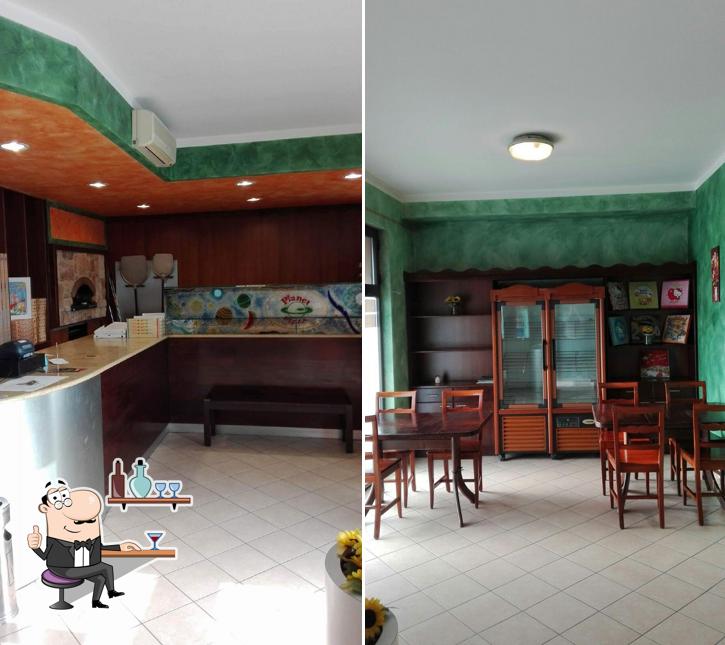 Gli interni di Pizzeria d'asporto Zizenia di Mohamed Aly
