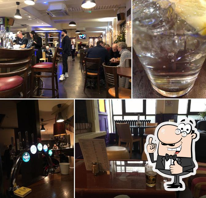 The Custom House Pub in London Restaurant reviews