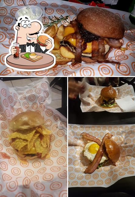 Consiga um hambúrguer no NEW CLASS BURGER & BBQ