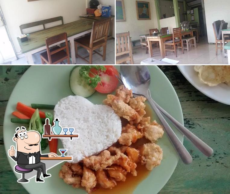 Among various things one can find interior and food at Warung Sandat