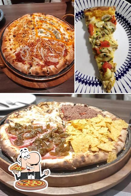 Peça pizza no Pizzaria Fênix