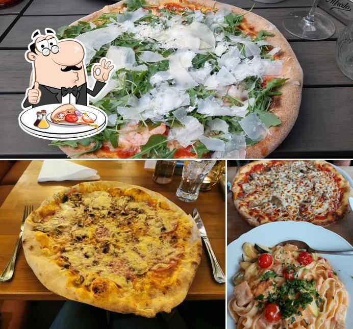 Essayez des pizzas à LA TRAT-TORIA HOLZOFENPIZZERIA TRADITION AUS DEM HOLZOFEN Nürnberg