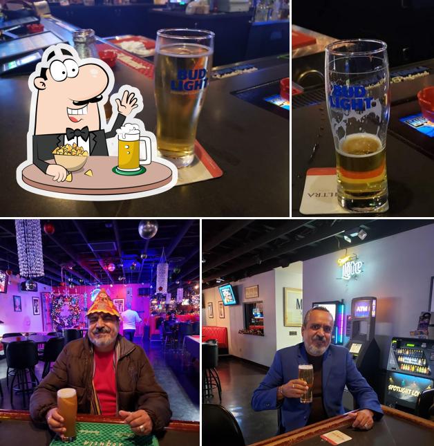 Spotlight Lounge, 975 E Sahara Ave in Las Vegas Restaurant menu and reviews