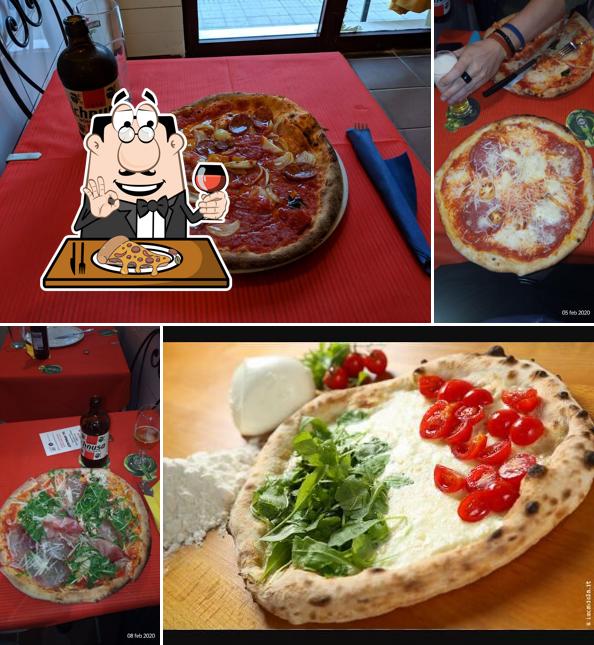 A L'Altra Pizza, puoi prenderti una bella pizza