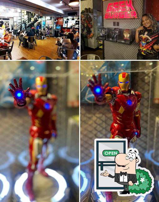 Veja imagens do exterior do Geek Burger