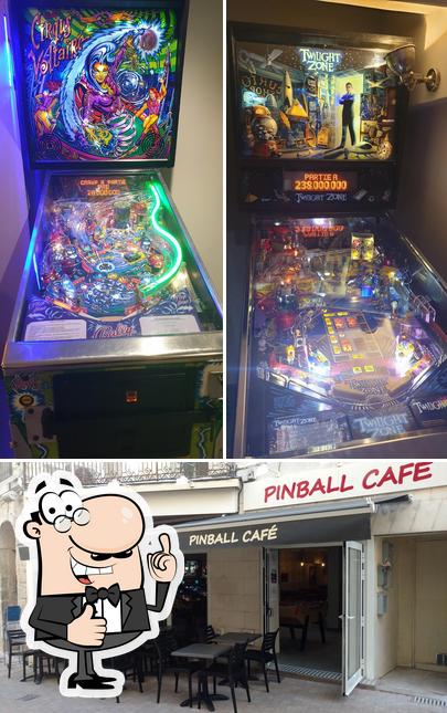 Regarder cette photo de Pinball Café 'cave À Bieres'