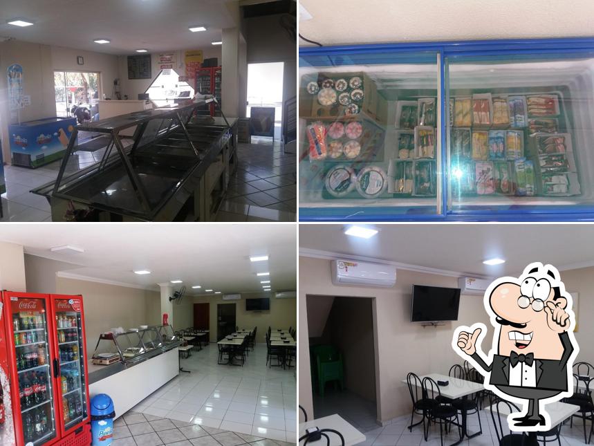 Veja imagens do interior do La Famille Restaurante