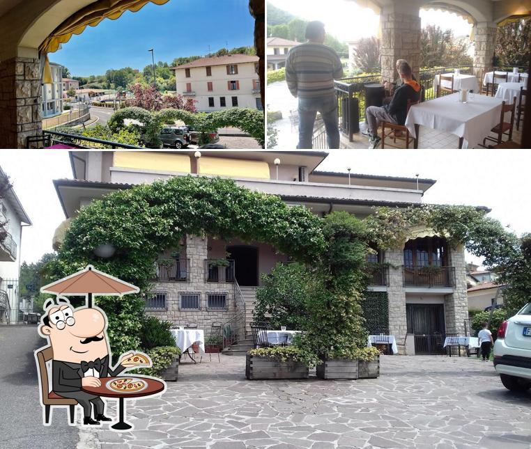 The image of exterior and interior at Ristorante Marchì