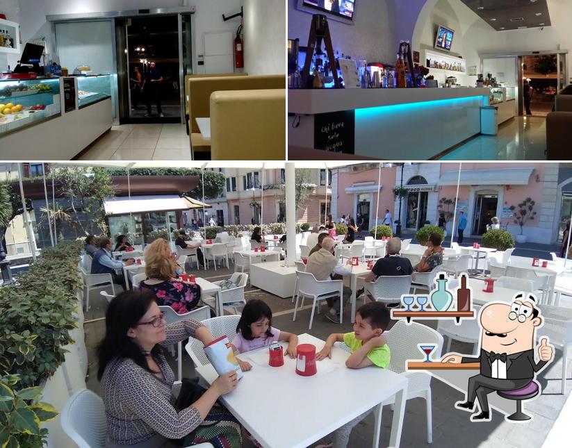 Siediti a un tavolo di Fez Lounge Dinner Cafe