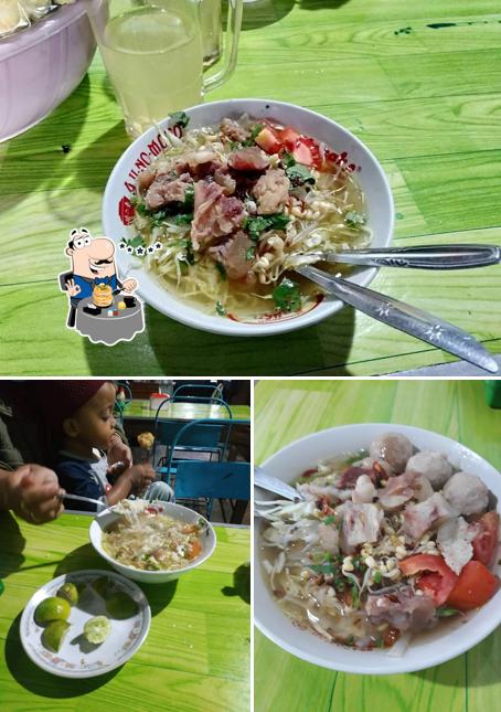 Platos en Soto Bakso Pak Tris