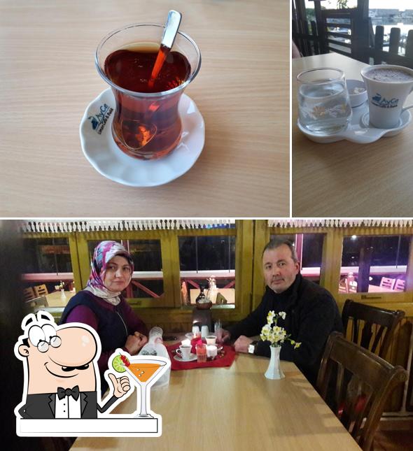 Las imágenes de bebida y interior en Ayışığı Liman Kafe ve Restoran