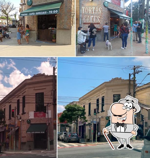 Veja imagens do exterior do seu quintal comedoria