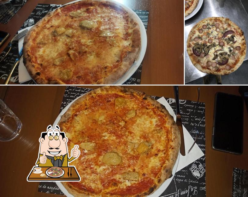 Prenez des pizzas à Pizzeria Miramare