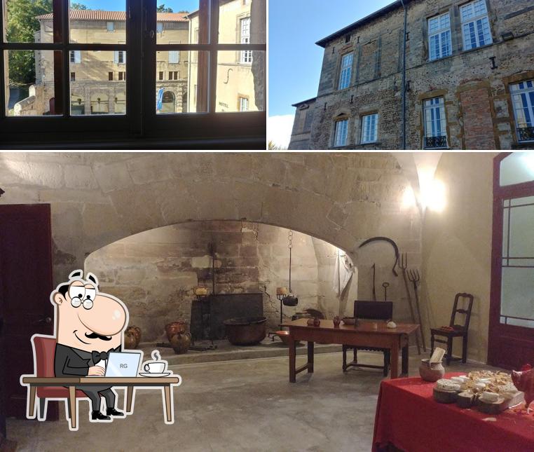 L'intérieur de Au XV, LA TAVERNE
