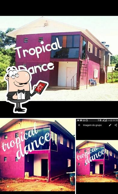 O exterior do Boate Tropical Dance