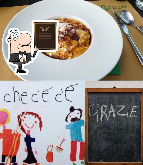 Leggi il menu sulla lavagna