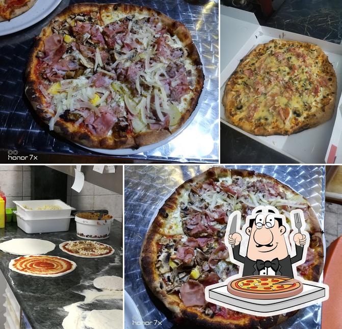 Order pizza at Pizzeria Pantheon