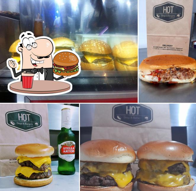 Consiga um hambúrguer no Hot Dogs e Burgers Gourmet