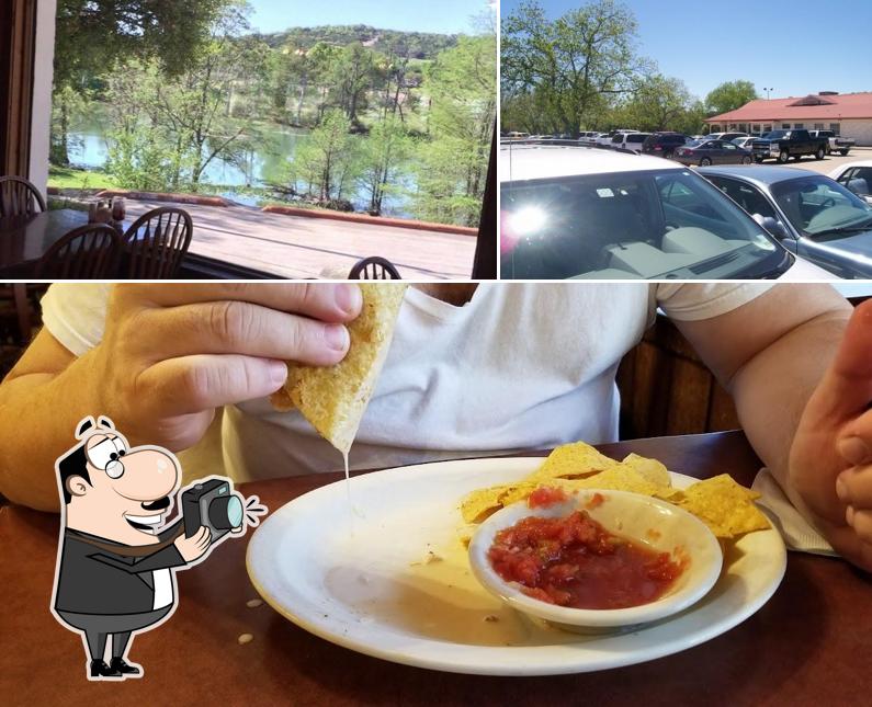 The Lakehouse, 1655 Junction Hwy in Kerrville Restaurant menu and reviews