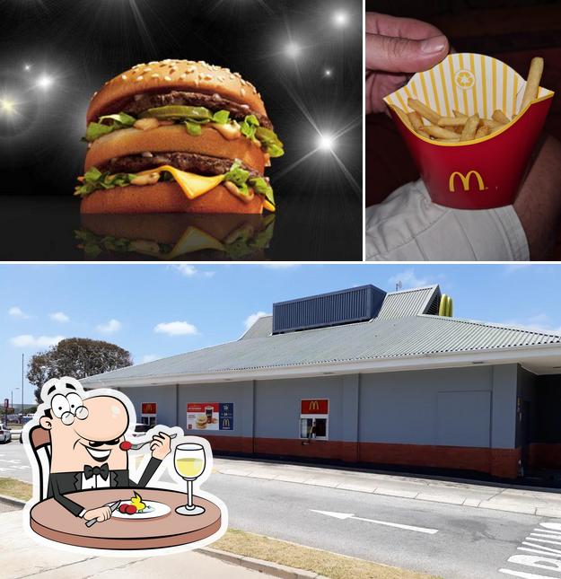 Voici l’image représentant la nourriture et extérieur sur McDonald's Cape Road Drive-Thru