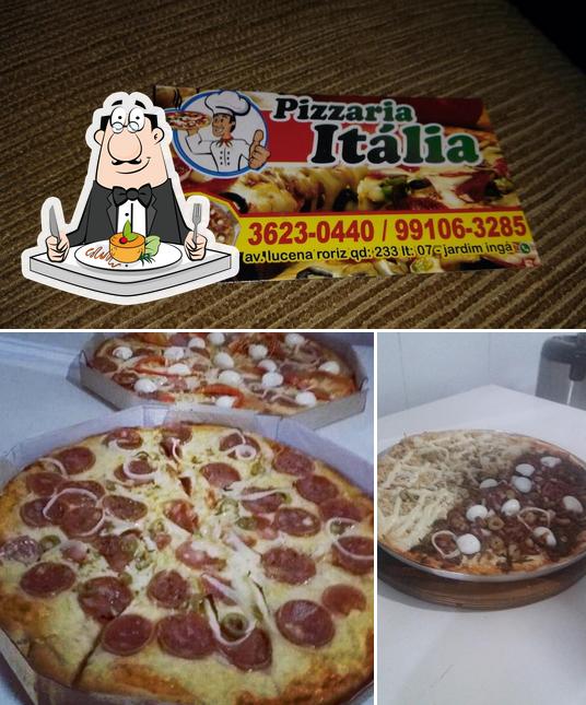 Comida em Pizzaria Itália