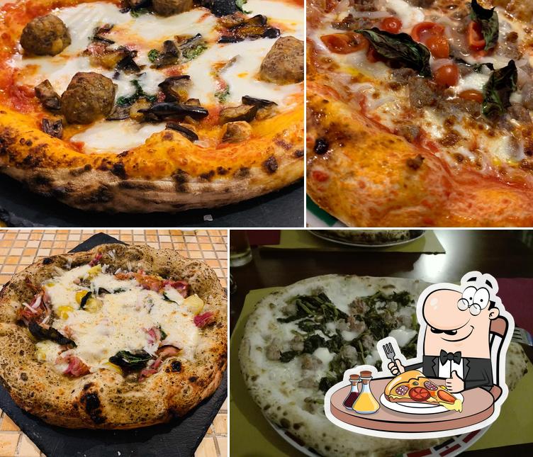 Ordina una pizza a Pizzeria Trattoria L'Oro di Napoli