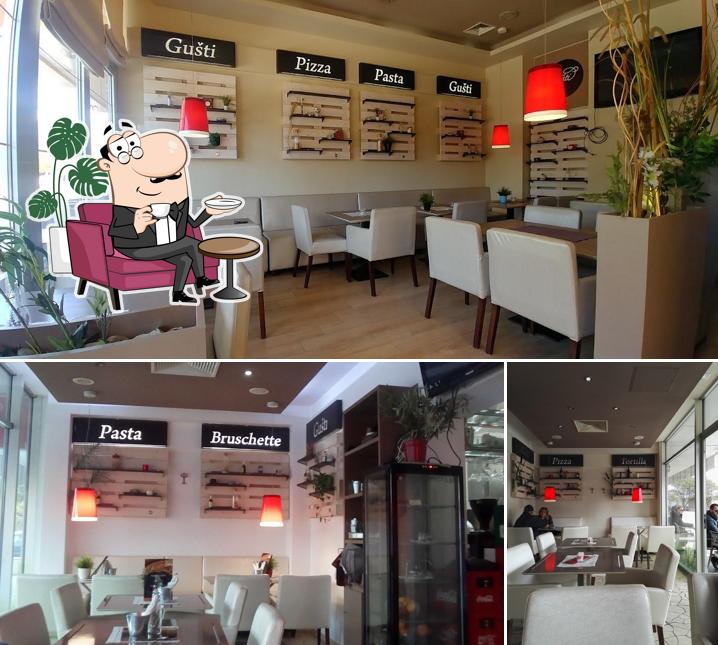 Gli interni di Pizzeria Gušti