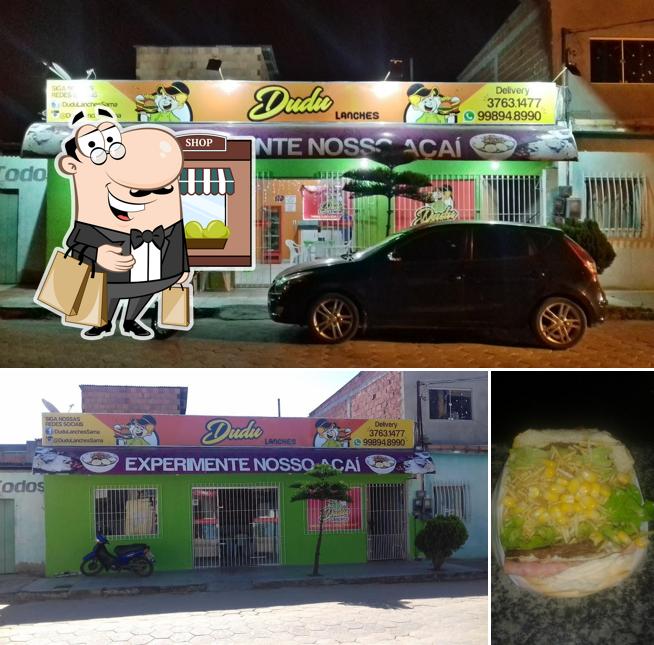 O Dudu Lanches Samayjt se destaca pelo exterior e comida