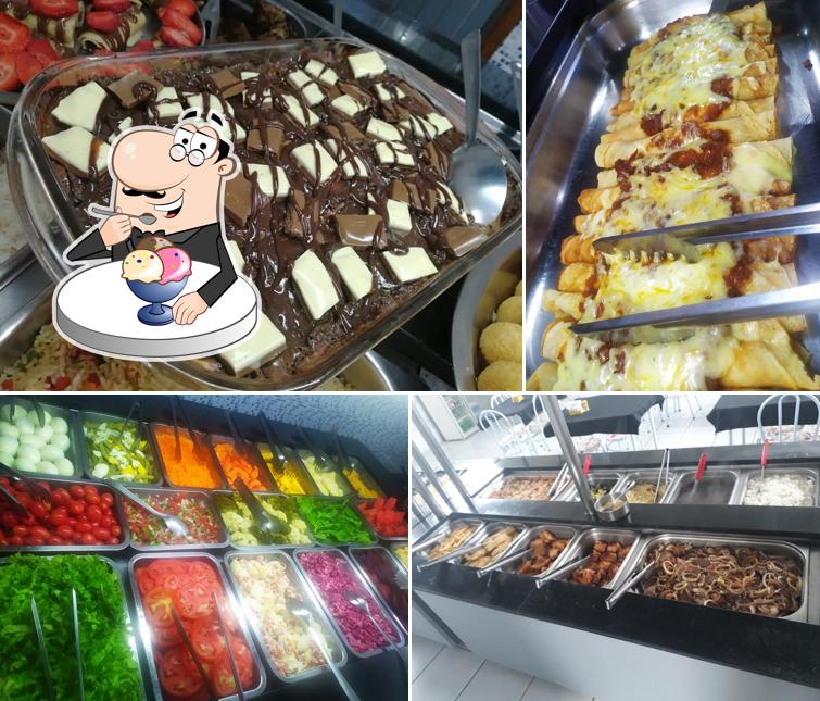 D'familia Restaurante serve uma seleção de sobremesas