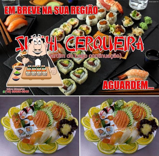 Rolos de sushi são disponibilizados no Cerqueira sushi