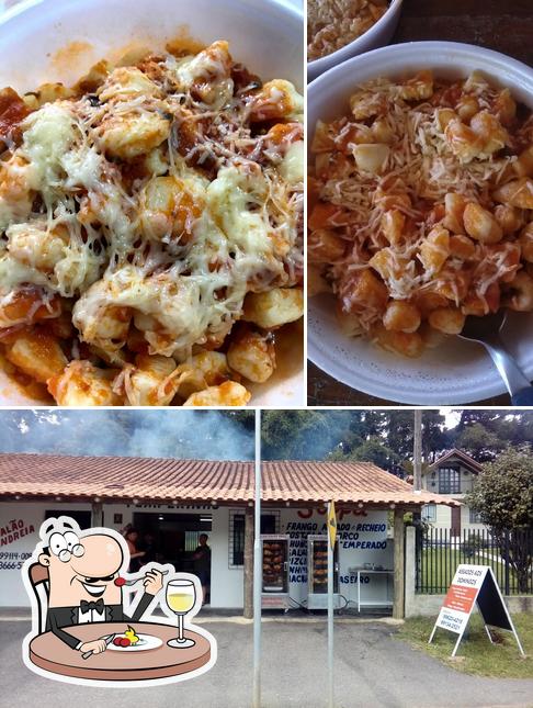 Entre diferentes coisas, comida e exterior podem ser encontrados a Temperinho Dos Soppa