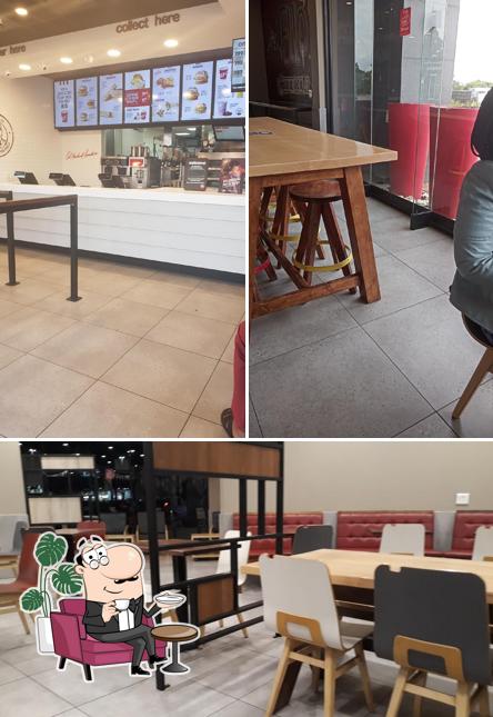 L'intérieur de KFC Vaal Mall